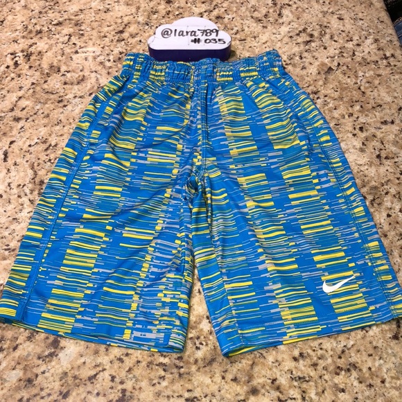 Boys Nike Short - Picture 1 of 7